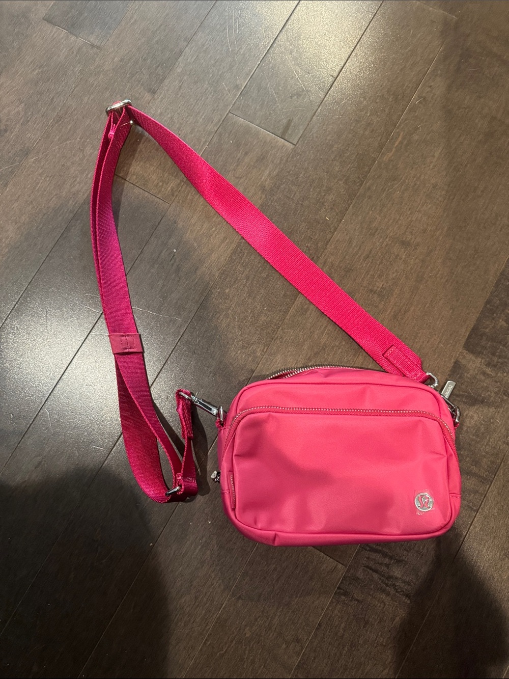 NWOT Lululemon Everywhere Bag 2L Metal Hardware in Fuschia